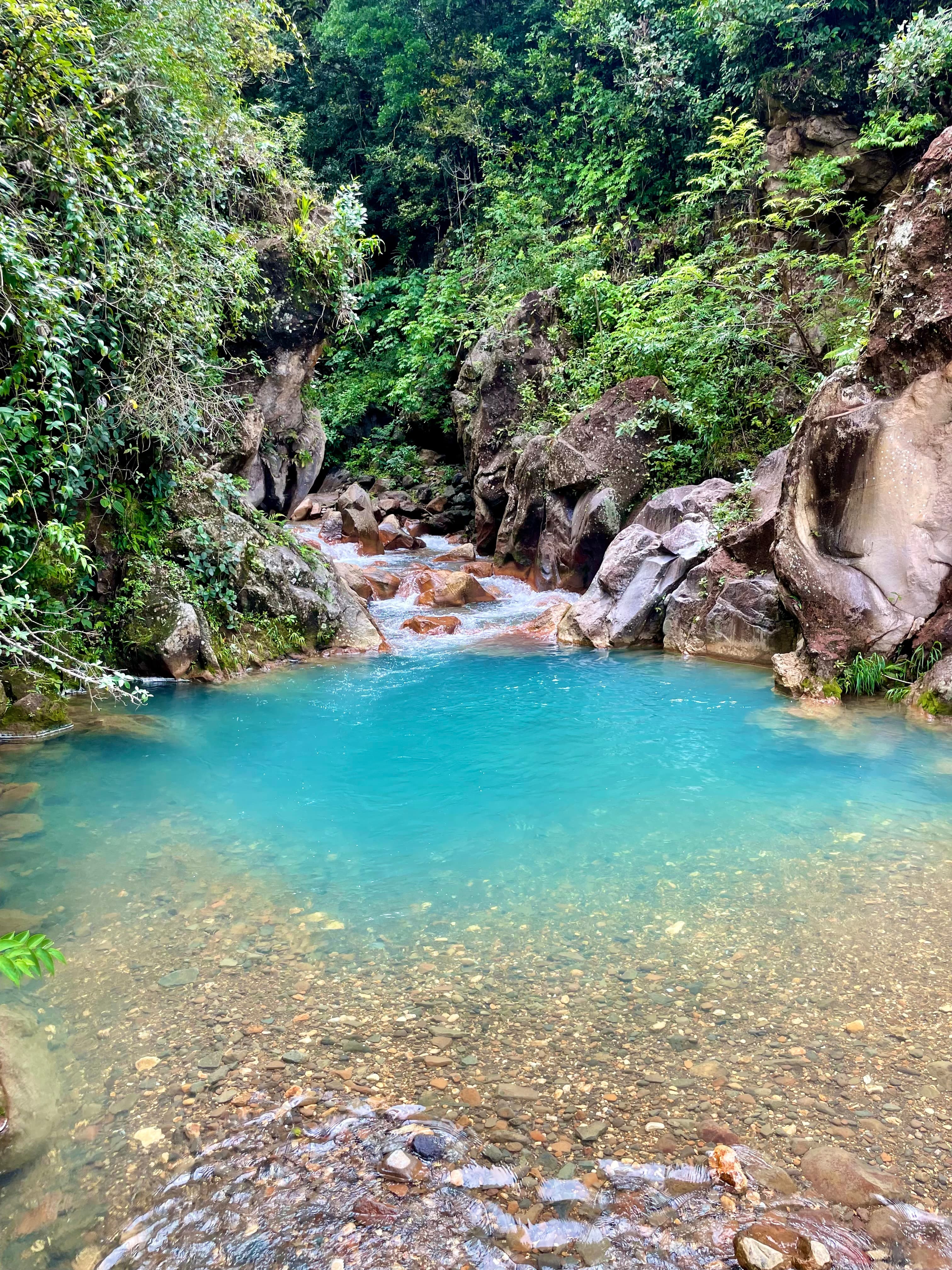 Cabro Muco - Senderos y Cataratas